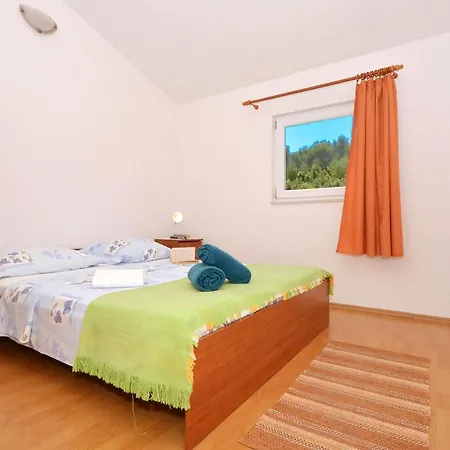 Apartment Arbanija A2 *