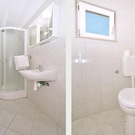 Arbanija A2 Apartment *