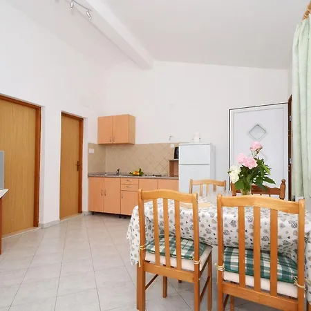 Apartment Arbanija A2 *