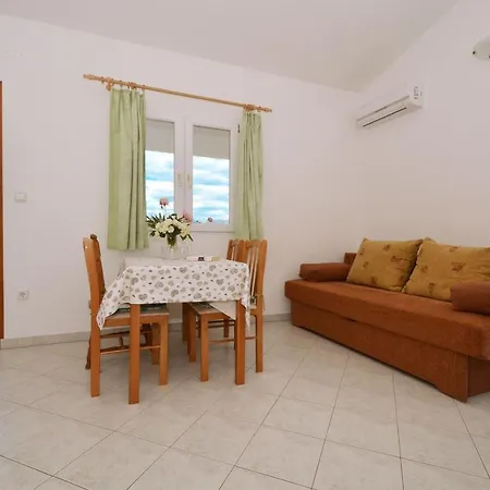 Apartment Arbanija A2 Trogir